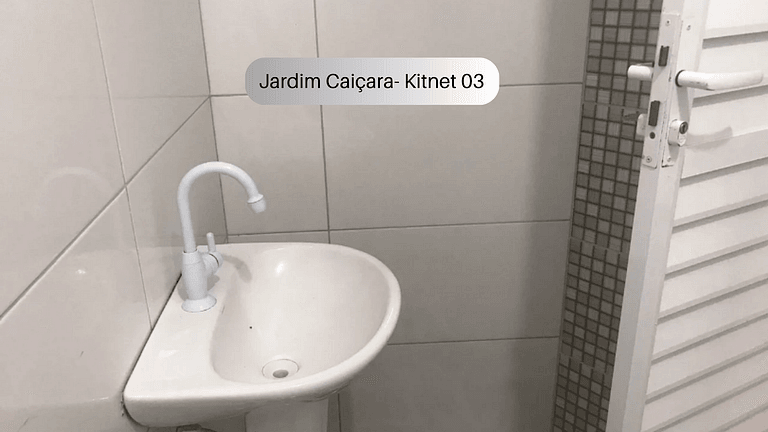 Jardim Caiçara - Kitnet 03 - Cabo Frio - Aluguel Econômico